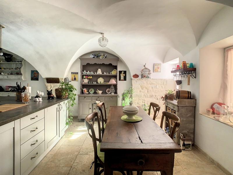 Maison - 467 m² - 10 pièces