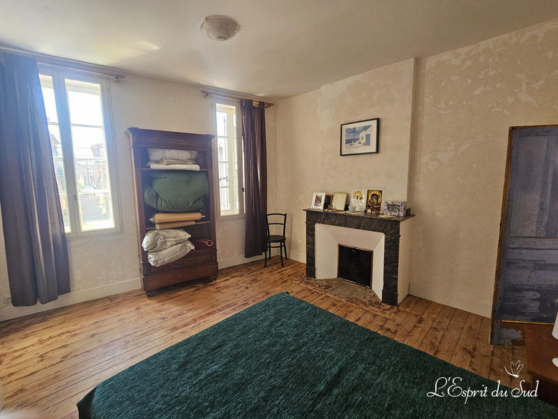 Maison - 230 m² - 7 pièces