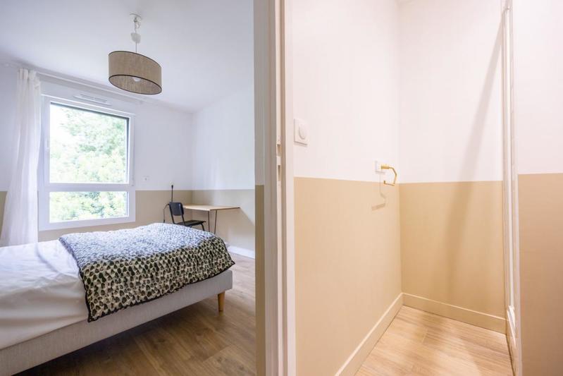 Maison - 261 m² - 12 pièces