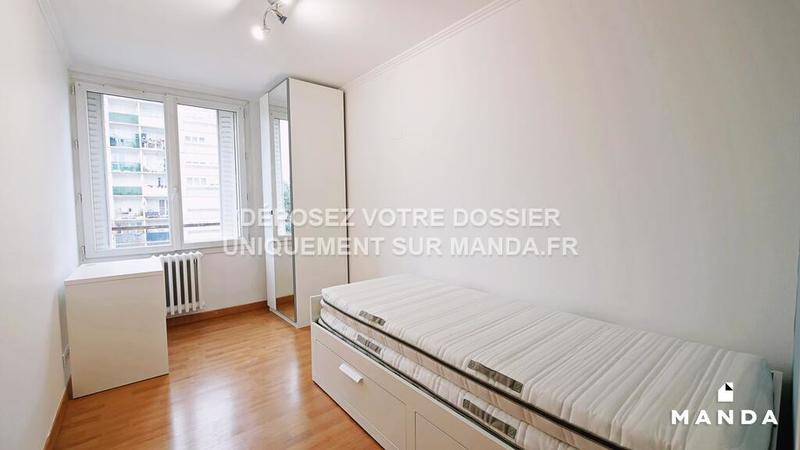 Chambre - 9 m² - 5 pièces