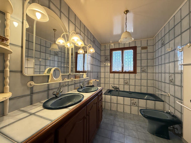 Maison - 210 m² - 4 pièces