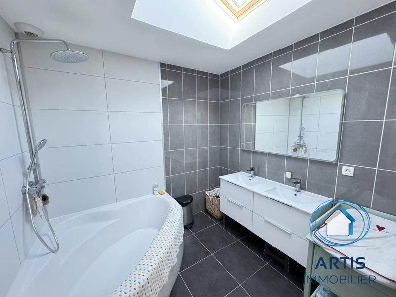 Maison - 97 m² - 4 pièces