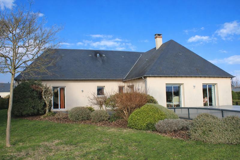 Maison - 152 m² - 6 pièces