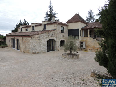 Maison - 250 m² - 7 pièces