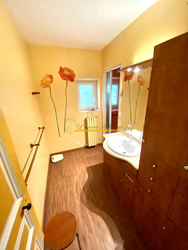 Propriété - 400 m² - 10 pièces