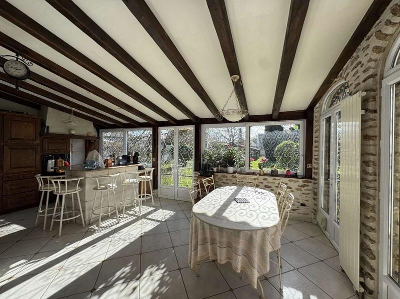 Maison - 230 m² - 7 pièces