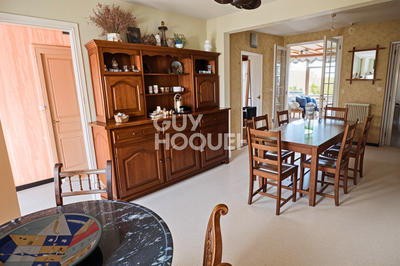 Maison - 159 m² - 9 pièces