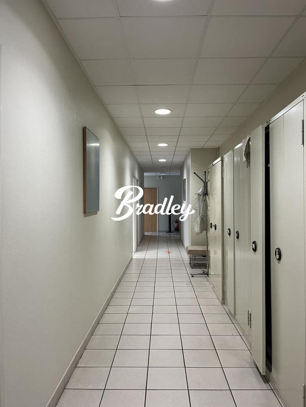 Bureau - 625 m²