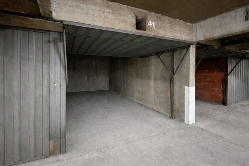 Parking / Garage - 11 m²
