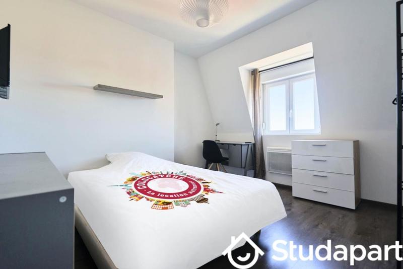 Chambre - 10 m² - 1 pièce