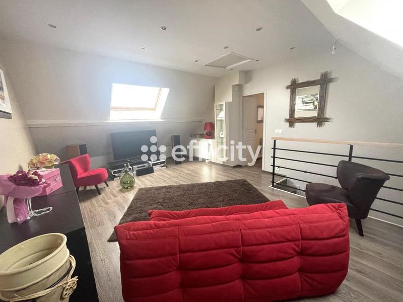 Maison - 195 m² - 5 pièces