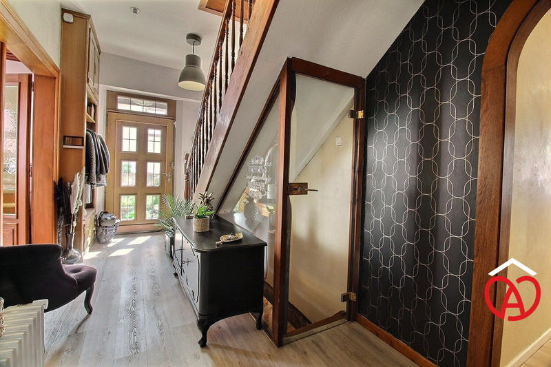 Maison - 229 m² - 7 pièces