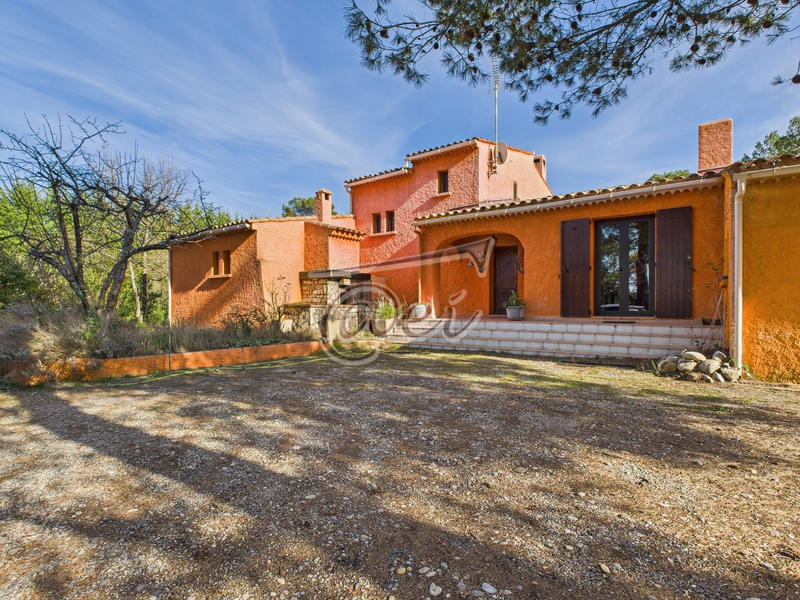 Villa - 214 m² - 7 pièces