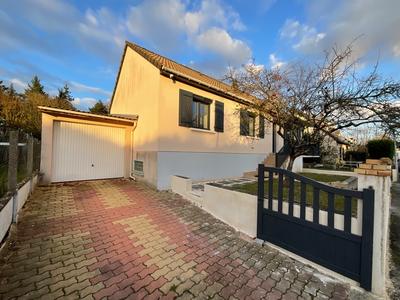 Maison - 88 m² - 4 pièces