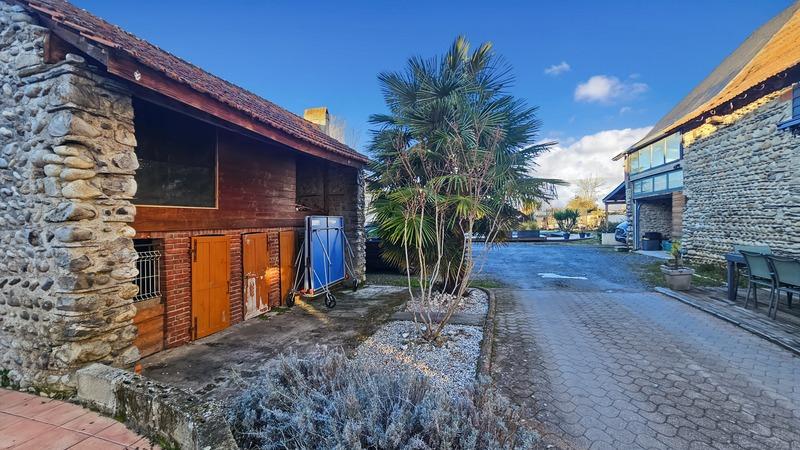 Maison - 205 m² - 8 pièces