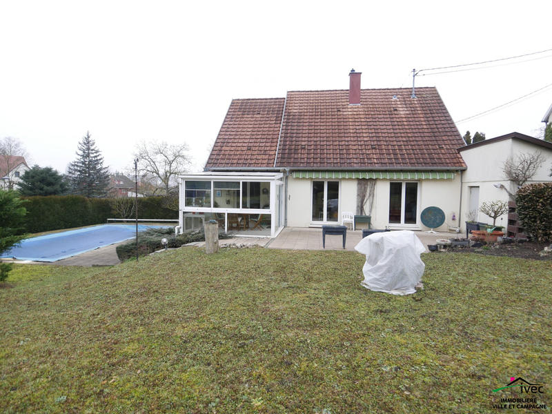 Maison traditionnelle - 142 m² - 5 pièces