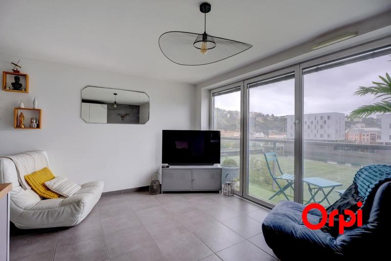 Appartement - 95 m² - 4 pièces