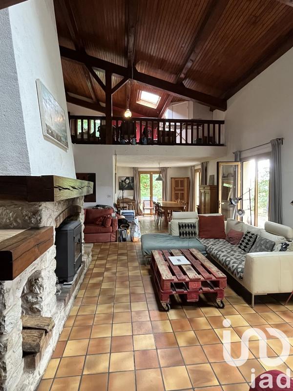 Maison - 280 m² - 9 pièces