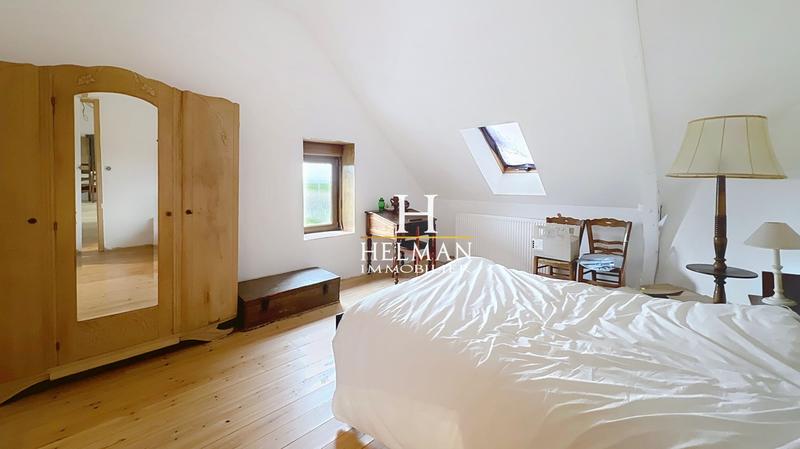 Maison - 220 m² - 8 pièces