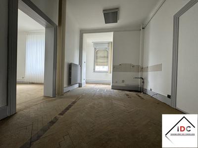 Local d'activités - 159 m² - 7 pièces