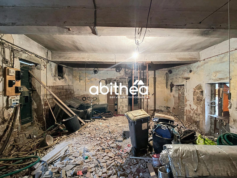 Maison - 360 m² - 2 pièces