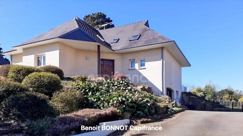 Maison - 151 m² - 6 pièces