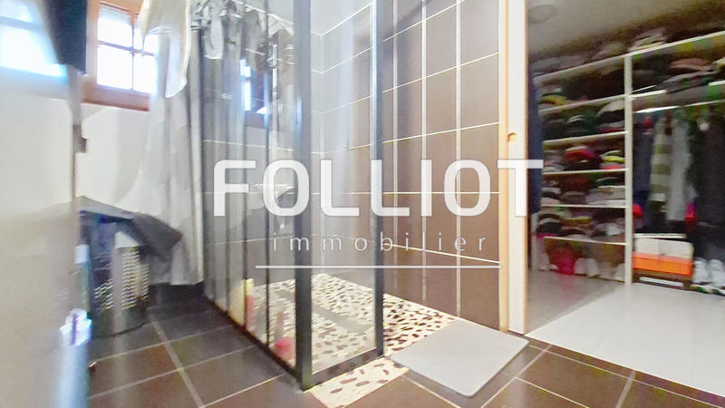 Maison - 205 m² - 7 pièces