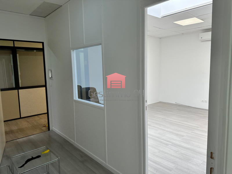 Bureau - 63 m²