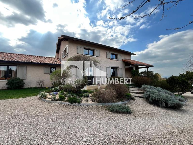 Maison - 214 m² - 7 pièces