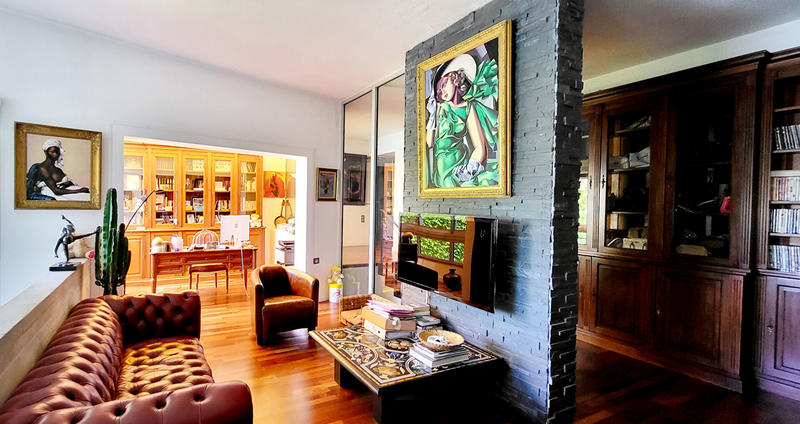 Maison - 245 m² - 10 pièces