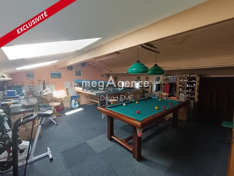 Maison traditionnelle - 212 m² - 8 pièces