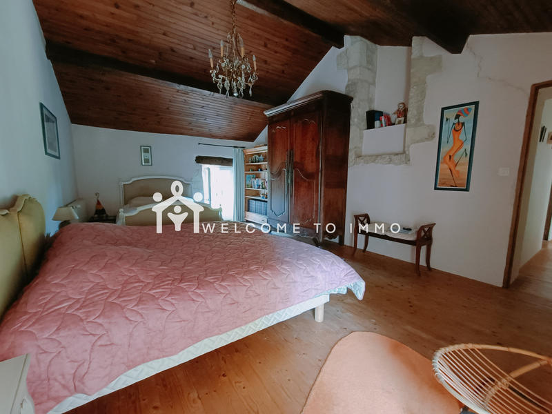 Propriété - 255 m² - 6 pièces