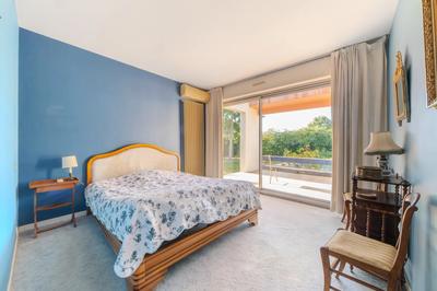 Maison - 302 m² - 10 pièces