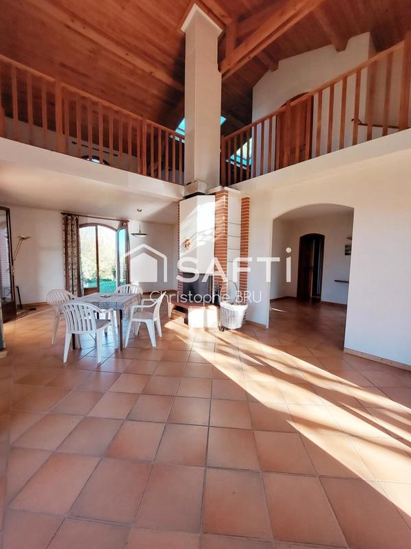 Maison - 200 m² - 7 pièces