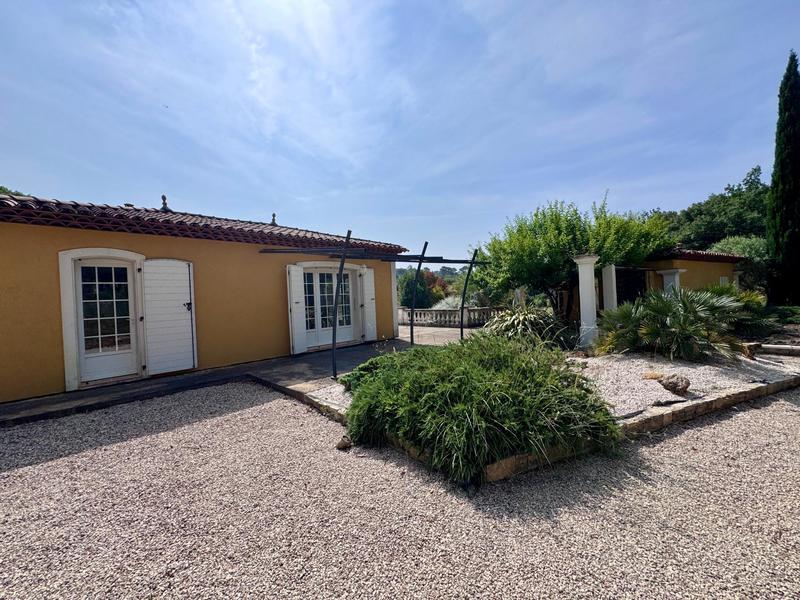 Maison - 223 m² - 6 pièces