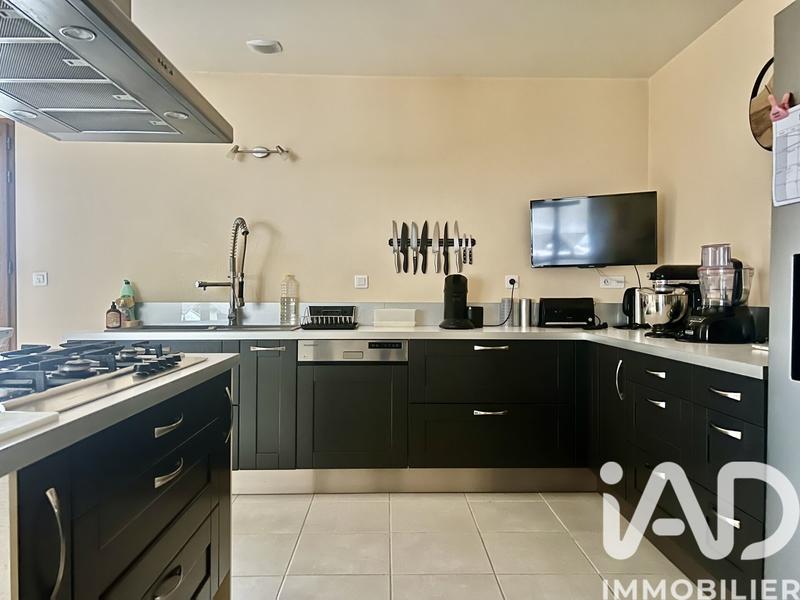 Maison - 280 m² - 6 pièces