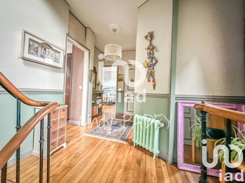 Maison - 220 m² - 9 pièces