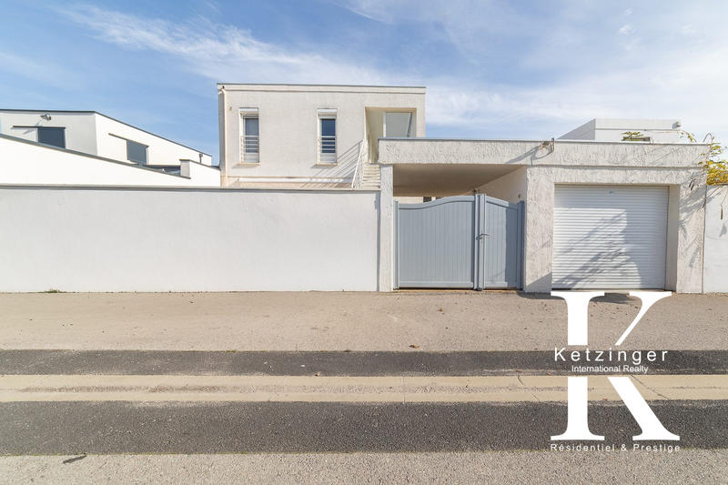 Maison - 179 m² - 7 pièces