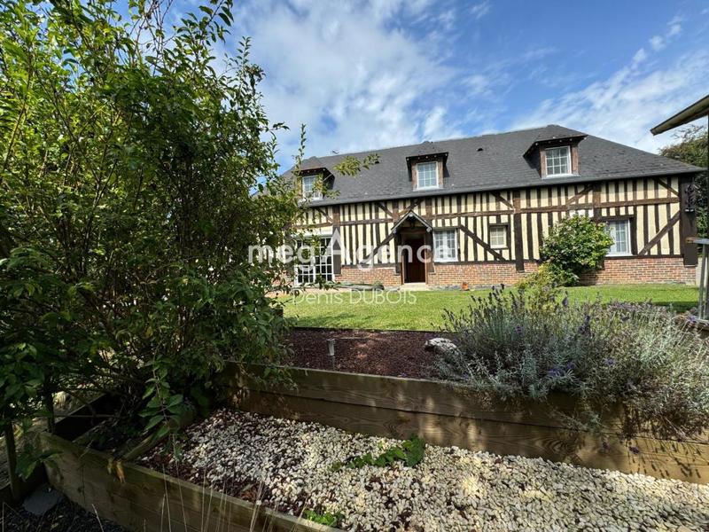 Maison - 200 m² - 8 pièces