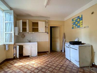 Maison - 214 m² - 11 pièces