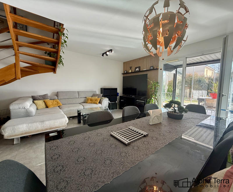 Maison - 90 m² - 4 pièces