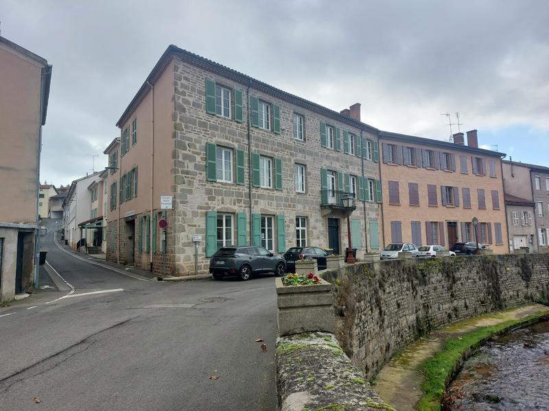 Appartement - 95 m² - 5 pièces