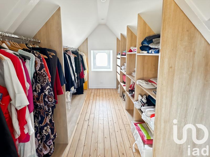 Maison - 220 m² - 7 pièces