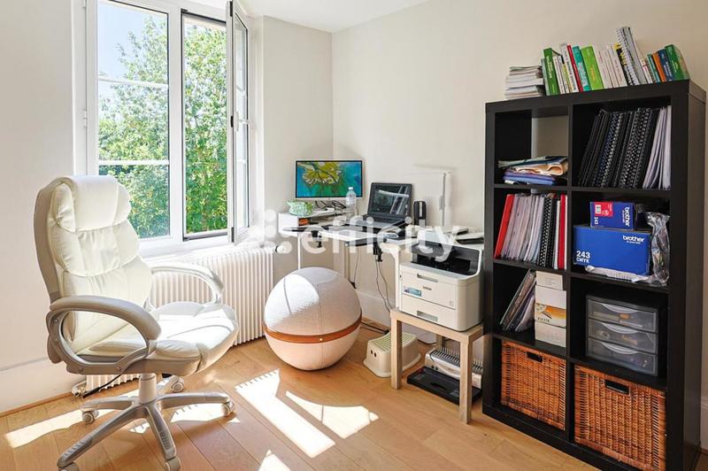 Maison - 229 m² - 9 pièces