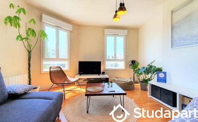 Chambre - 13 m² - 1 pièce