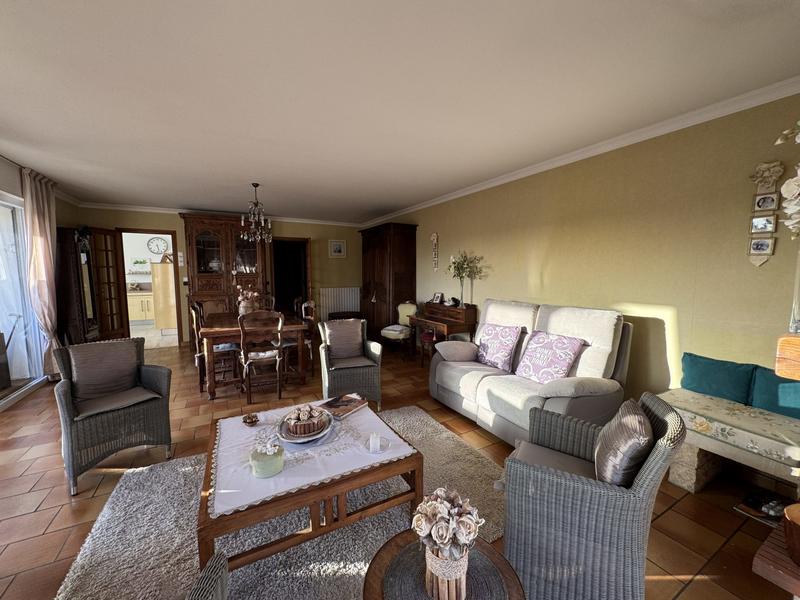 Maison - 185 m² - 7 pièces