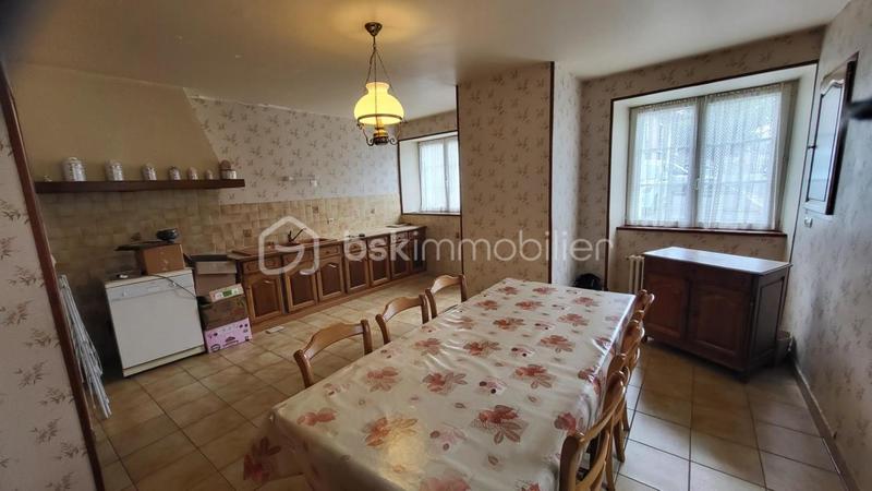 Maison de village - 200 m² - 9 pièces