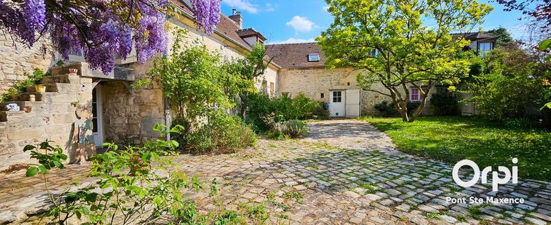 Maison - 323 m² - 6 pièces