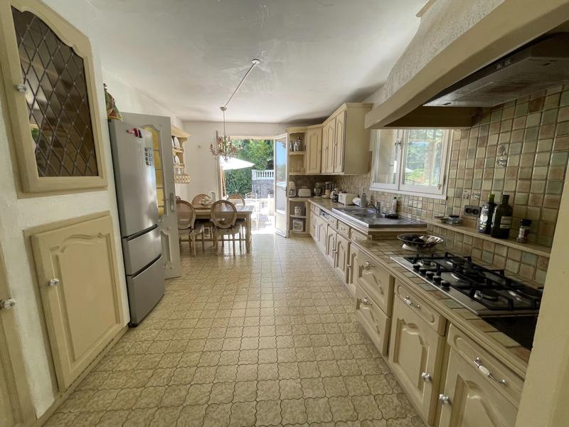 Villa - 260 m² - 6 pièces