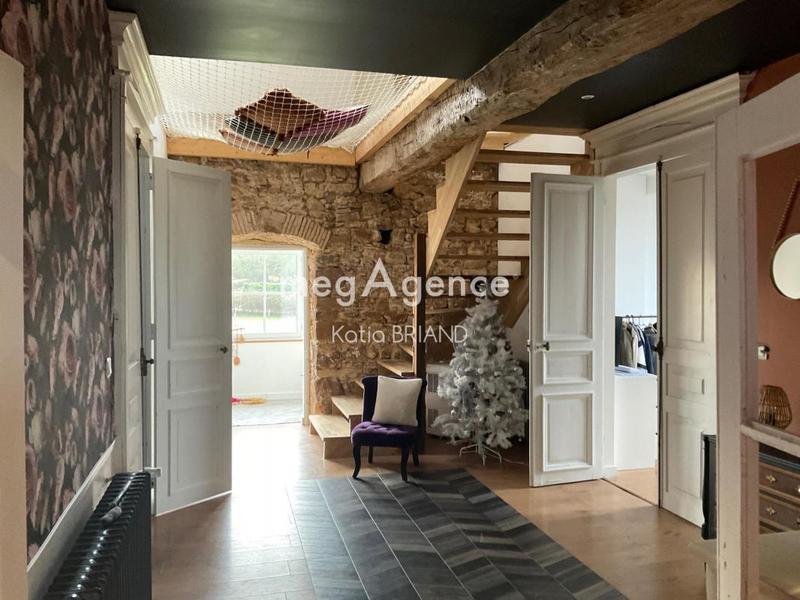 Maison - 259 m² - 9 pièces